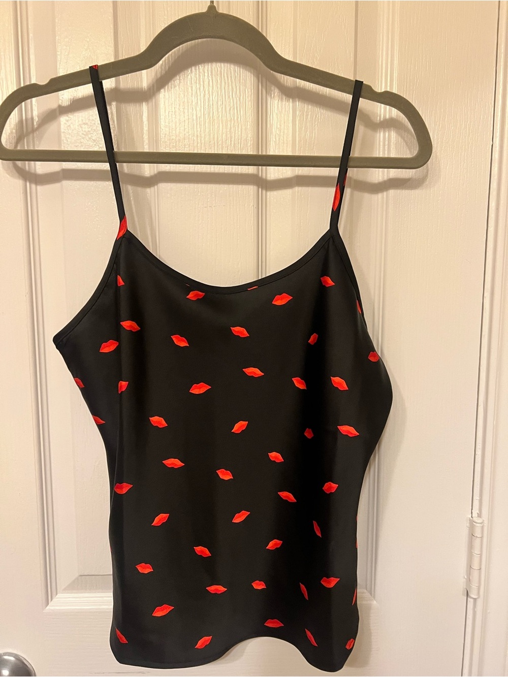 NWT A New Day Black & Red Kiss Print Satin Cami Top, Size Small